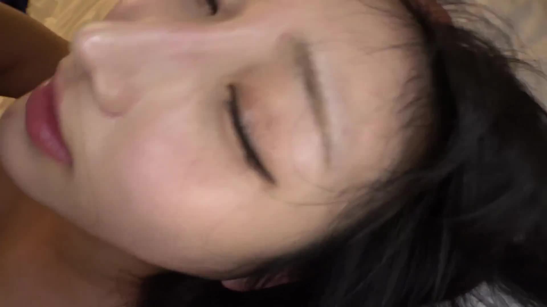 豐滿乳房的聖母的啟蒙「您的能量波動混亂了...」遇見溫柔妖艷美女的開運課程w她說了許多令人費解的話，所以先用陽具來開放脈輪吧。白皙絲滑肌膚，豐滿桃尻和纖腰美腿。真是理想的身材。原本迷惑的乳波女士也不知不覺地變得濕潤，甚至噴出潮水了ww：case.45 - AV大平台 - 中文字幕，成人影片，AV，國產，線上看