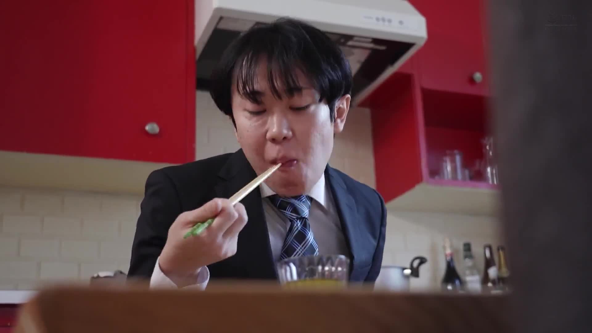 【上是騷臉 下是濕淋淋】被下藥的人妻出汗發情，下流地傾眼白目舌頭伸出騷臉蟹步顫抖淫汁溢出尿失禁噴潮全身敏感變態身體逐漸開發的性感按摩 響蓮 - AV大平台 - 中文字幕，成人影片，AV，國產，線上看
